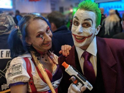 John and Kimmy dressed in Joker and Harley Quinn cosplay